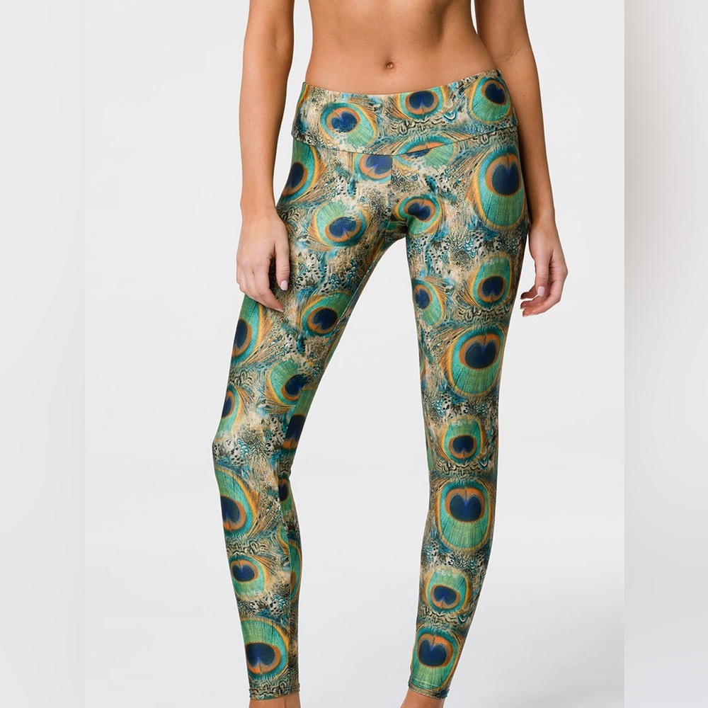 Onzie Flow Peacock Yoga Athleisure Fun Art To Wear Leggings